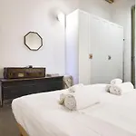 Apartment Design With Private Street Entrance Mailand