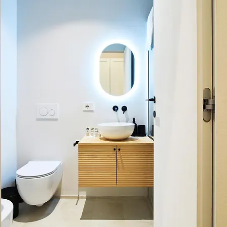 Design With Private Street Entrance Milano